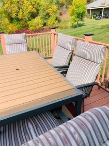 lot 155 image: Outdoor Tables and Chairs