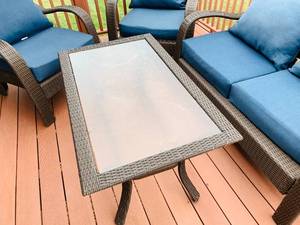 lot 156 image: Patio Set with Cushions
