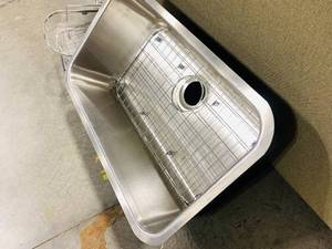 lot 162 image: Stainless Steel 1 Compartment Sink