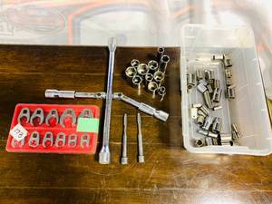 lot 173 image: Assorted Craftsman Tools