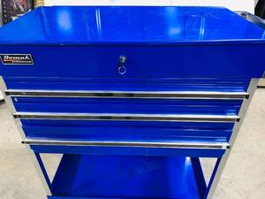 lot 176 image: Homak Professional Tool Cabinet