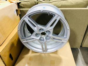 lot 178 image: Corvette Rims