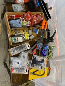 lot 77 image: Miscellaneous Garage Items