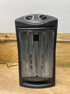 lot 122 image: COMFORT ZONE 1500-Watt Electric Quartz Infrared Radiant Tower Heater