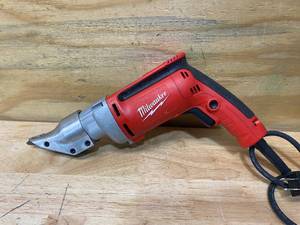 lot 128 image: MILWAUKEE 6.8 Amp 18-Gauge Shear