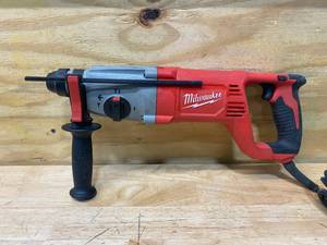 lot 129 image: MILWAUKEE 8 Amp Corded 1 in. SDS D-Handle Rotary Hammer