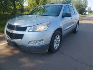 2010 CHEVROLET TRAVERSE LS