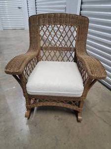 lot 29 image: Daytons Wicker Rocking Chair