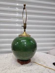lot 9 image: Jade Green Ceramic Table Lamp