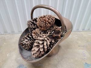 lot 42 image: 1800s Antique Copper Coal Scuttle