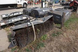 Paladin Universal Mount Bobcat Skid Loader Skid Steer 72 Hydraulic Sweeper Attachment