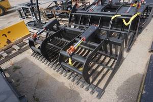 Brand New Made In USA Universal Mount Bobcat Skid Loader Skid Steer 72 SkeletonRock Grapple Bucket