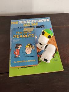 lot 185 image: Peanuts Memorabilia