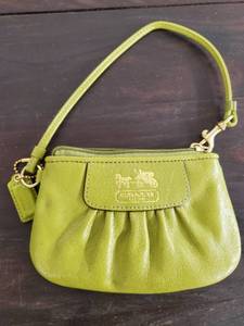 lot 189 image: Coach Purse