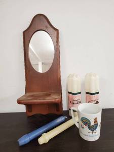 lot 206 image: Candles And Dcor