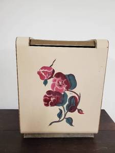 lot 226 image: Vintage Laundry Hamper