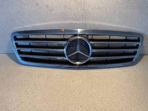 lot 11 image: 2001-2007 Mercedes C-Class Model Years, Chrome Grill for Mercedes W203 Chassis