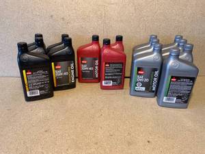 lot 33 image: 15 Quarts of Unopened Miscellaneous Oil Lot, 15-40, 10-40, and 0-20 weights