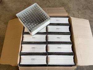 lot 44 image: Mulia 8x8 Glass Blocks, 10 Blocks, New in the box
