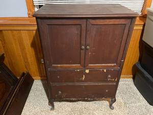lot 62 image: Antique Mens Wardrobe, usable condition. Would be a Great Piece to Restore