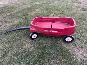 lot 72 image: Red Radio-Flyer Wagon
