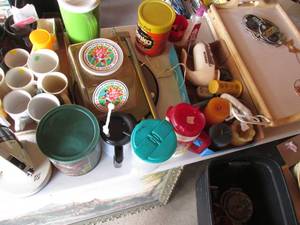 Kitchen and household goodies Serv...