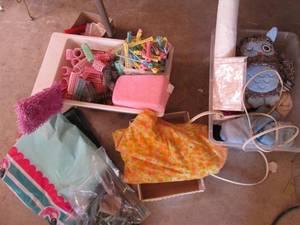 Tons of Vintage manual hair curlers...