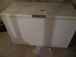 Montgomery Ward deluxe freezer. Pow...