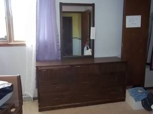 9-drawer chest of drawers w mirror...