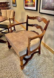 lot 3 image: 4 Oversize game table chairs, nice ...