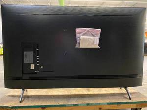 lot 976 image: UN55TU7000FXZA Samsung - 55 Class 7 Series LED 4K UHD Smart Tizen TV (TECHNICIAN TESTED LIKE-NEW)