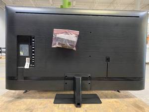lot 979 image: QN55Q80AAF Samsung - 55 Class Q80A Series QLED 4K UHD Smart Tizen TV (TECHNICIAN TESTED LIKE-NEW, RED SPOTS)