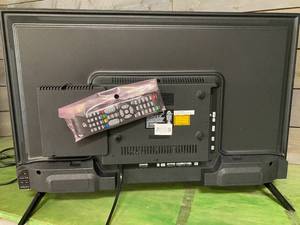 lot 988 image: GPX TDE3274B 32-Inch DLED 1080p HDTV with Built-in DVD Player (TECHNICIAN TESTED LIKE-NEW)