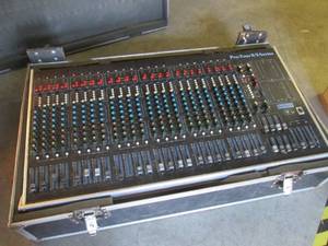 lot 2 image: (A-1) Vintage Kelsey Pro-Tour 83 S...