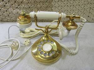 lot 6 image: (CSB) Vintage Phone Made In Japan w...