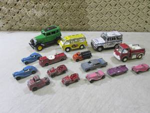 lot 18 image: (CSB) Assorted Vintage Toy Cars...