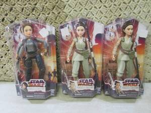 lot 19 image: (BSB) 3 Star Wars Action Figures in...