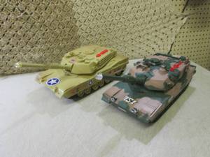 lot 22 image: (FS) 2 Battery Operated Toy Tanks T...