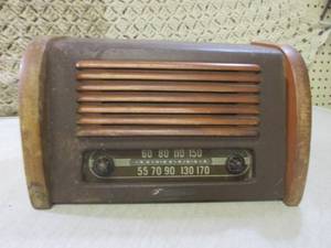 lot 35 image: (CS) Vintage Teletone Model 101 Tub...