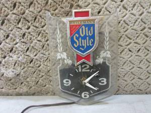 lot 40 image: (B-1) Small Vintage Lightup Old Sty...