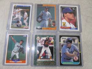 lot 75 image: (FS) Collector Baseball Cards in Sl...