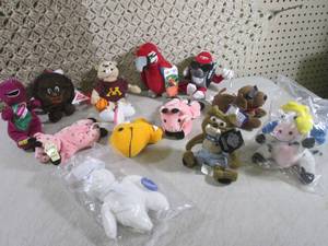 lot 88 image: (BS) 12 Assorted Plush Animals Adve...