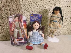lot 92 image: (CSB) Dolls Star Wars Wizzard of Oz...