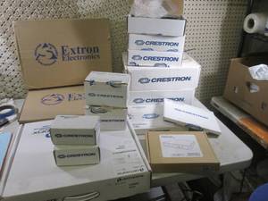 lot 100 image: (EW6) Assorted Electronic Component...