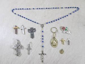 lot 108 image: (CNTR) Blue Rosary Necklace Cross P...