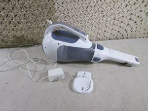 lot 126 image: (BSB) Black & Decker Electric Dust ...