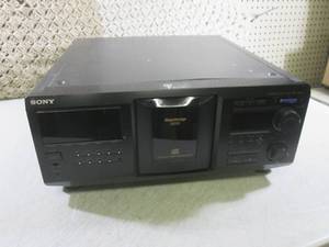 lot 147 image: (D-3) Sony CDP-CX400 Mega Storage 4...