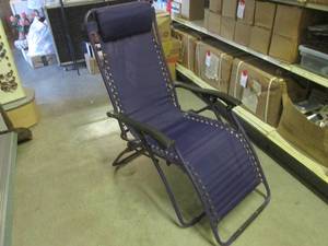lot 162 image: (RMBC) Folding Outdoor Portable Lou...