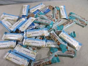 lot 224 image: (B-1) Assorted Snack Bars Past Date...