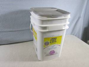 lot 242 image: (F-1) Large Container of Cat Litter...